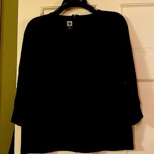 3/4 sleeve black tee.  Perfect for early Spring